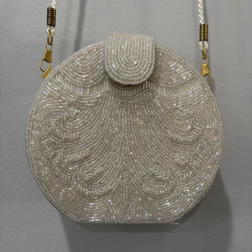 vintage white beaded‎ round Shape Structured purse Gold Hardware Formal Fancy